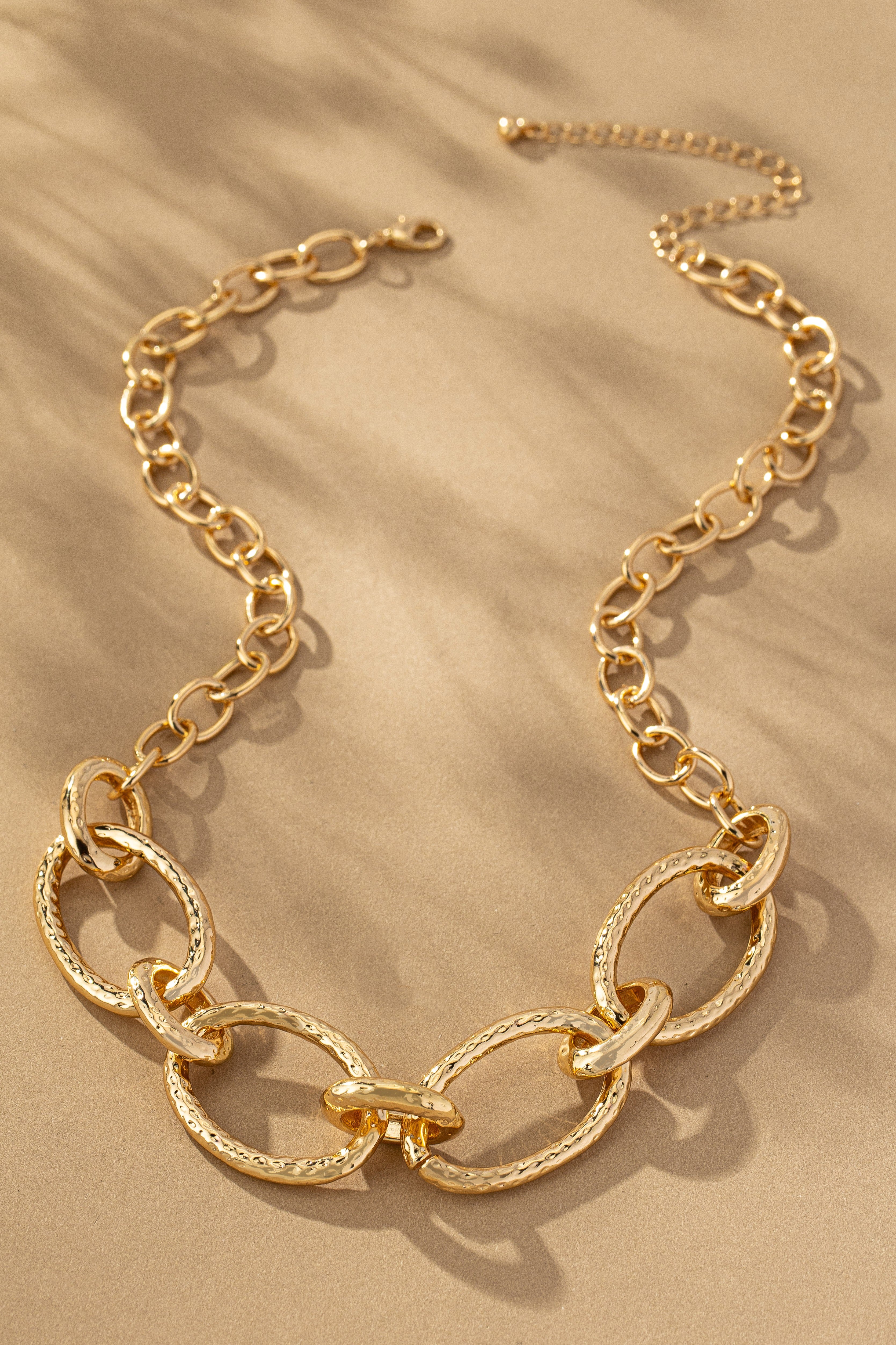 Hammered Chunky Chain Necklace In Gold - Infinity Raine