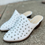 Chinese Laundry Cooper Tumbled Mules In White - Infinity Raine