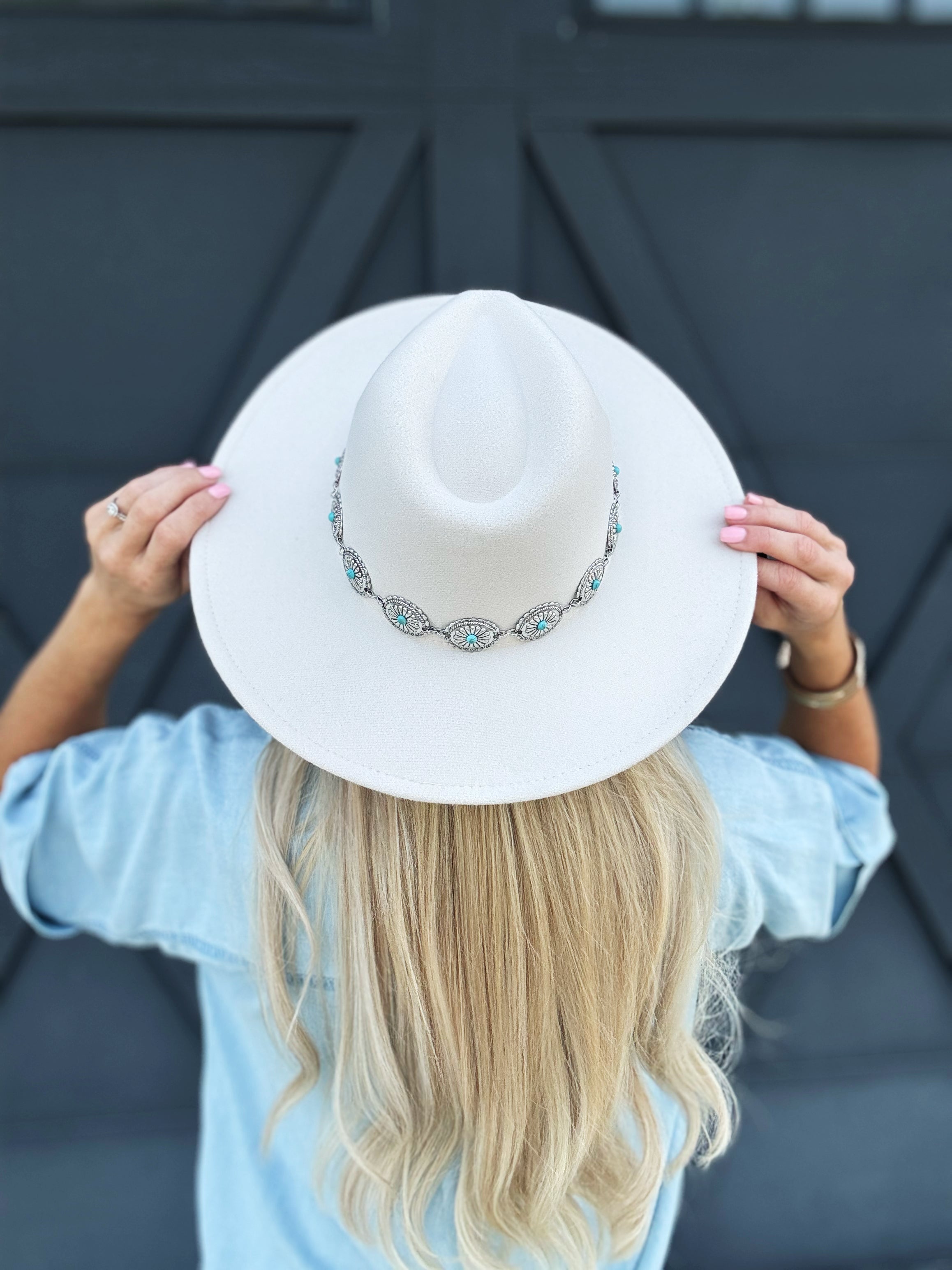 Turquoise Conch Hat In Ivory - Infinity Raine