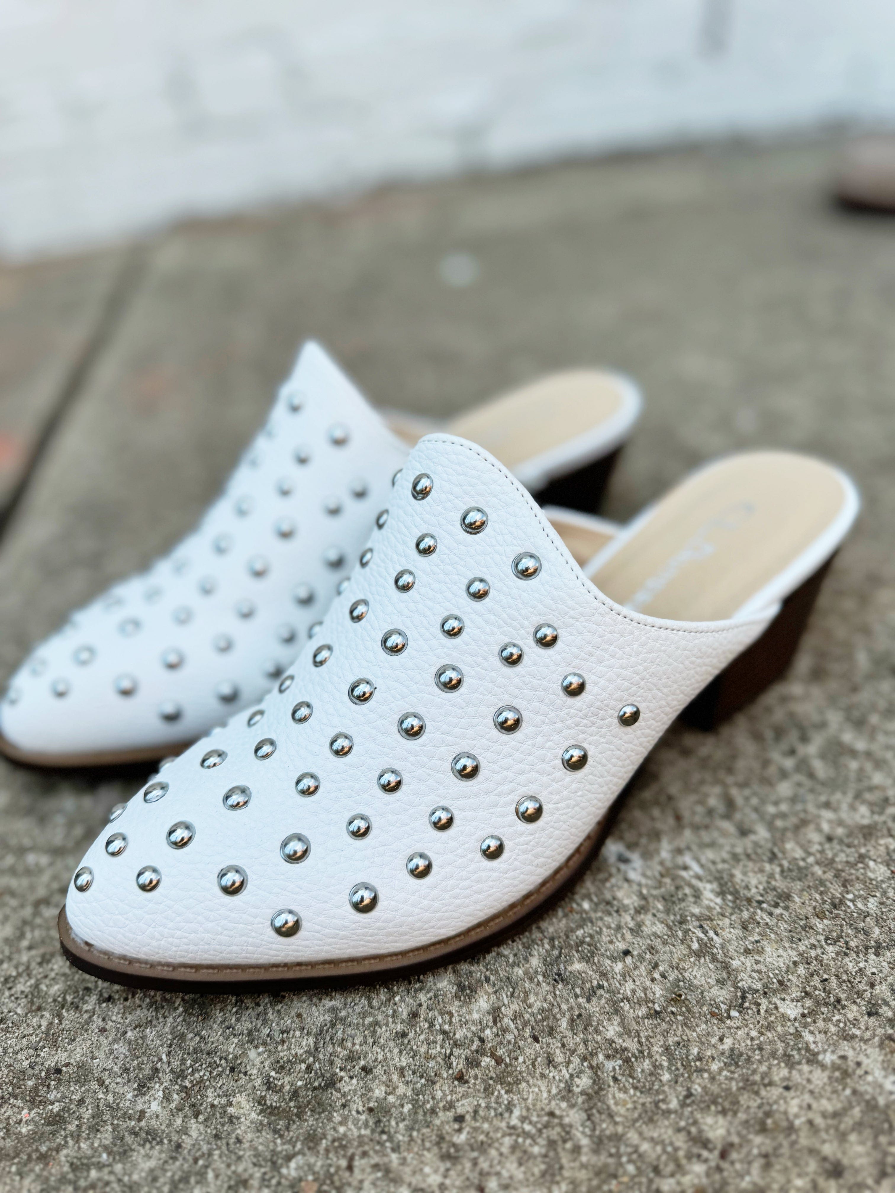 Chinese Laundry Cooper Tumbled Mules In White - Infinity Raine