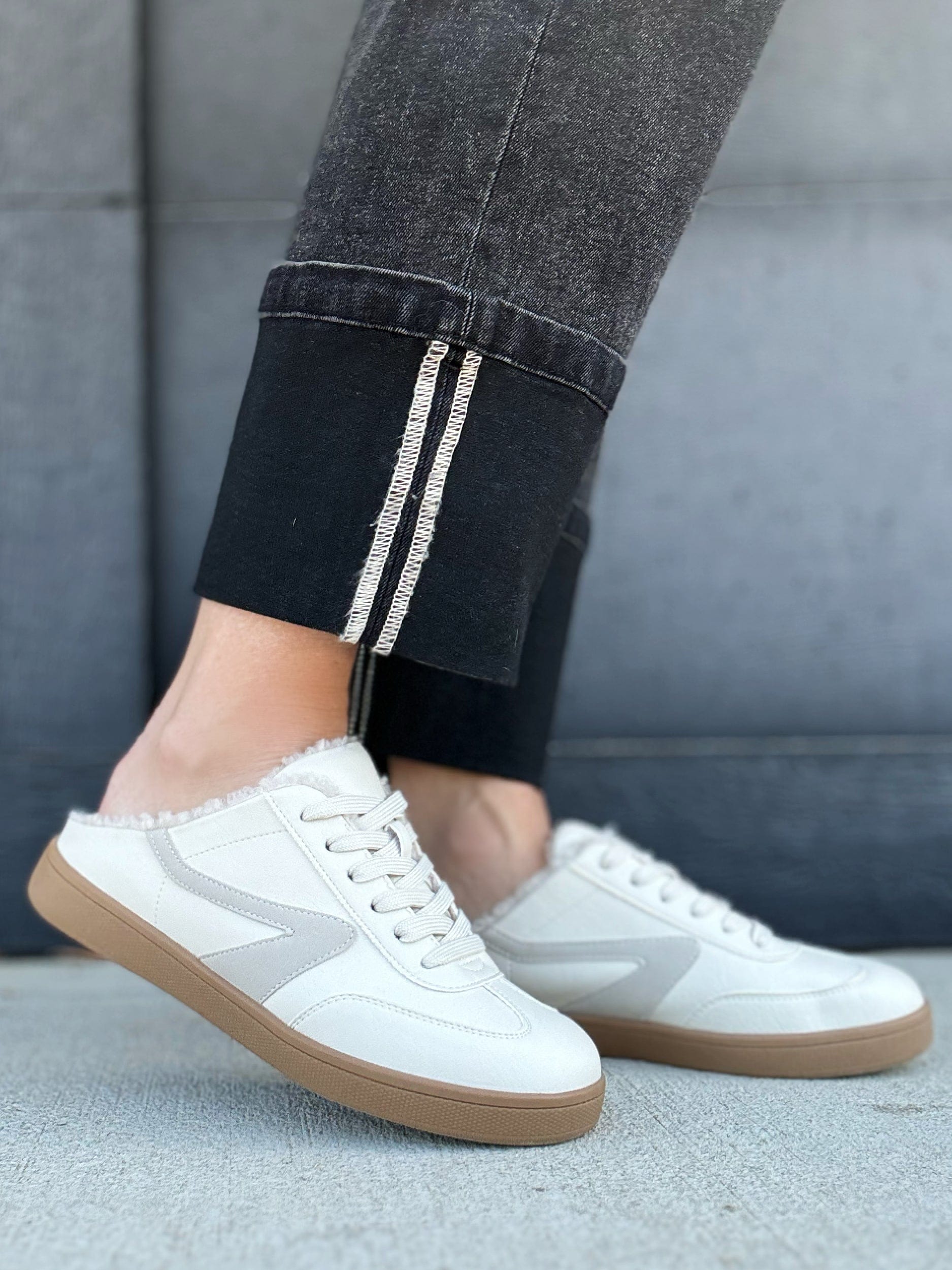 Dolce Vita Vitaly Sneakers In Beige Plush - Infinity Raine