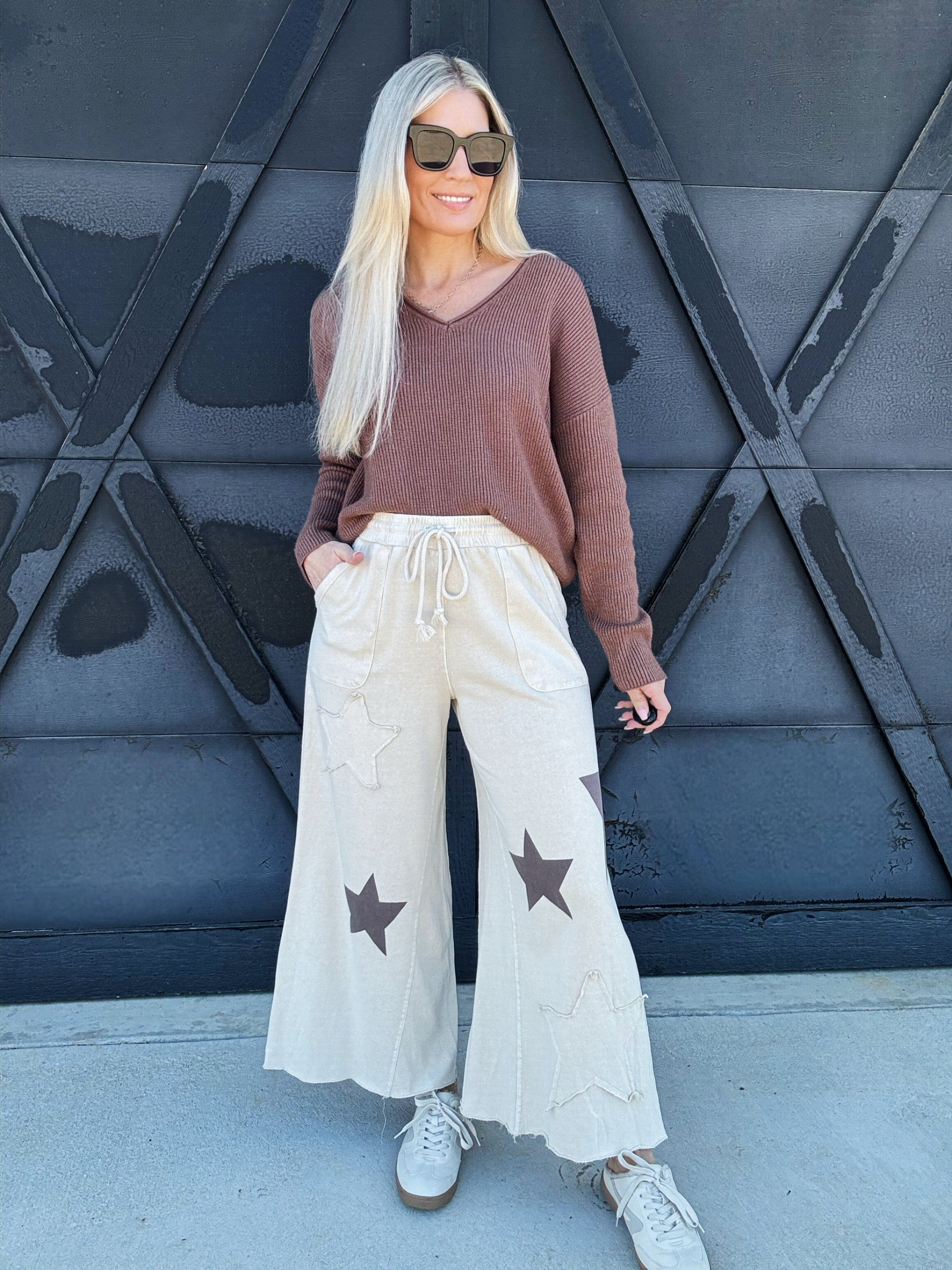 Easel Bottoms - Pants Star Patch Knit Pants In Ecru