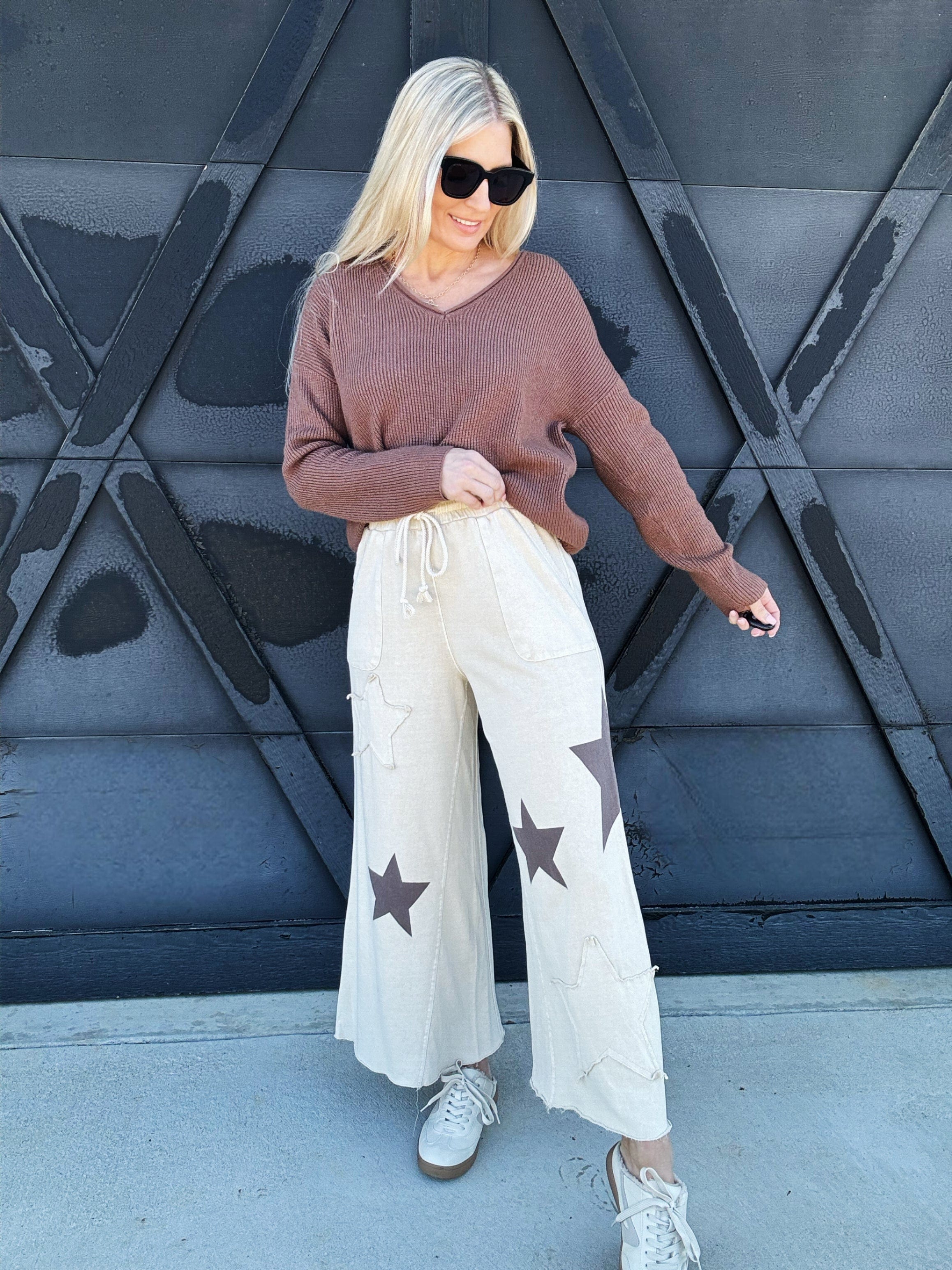 Easel Bottoms - Pants Star Patch Knit Pants In Ecru