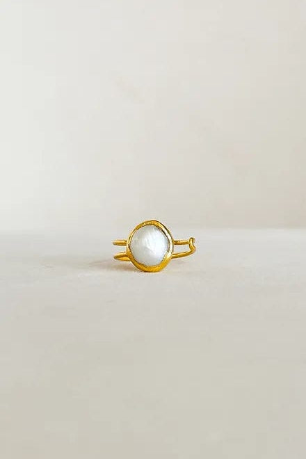 Easton Elle Single Pearl Ring In Gold - Infinity Raine