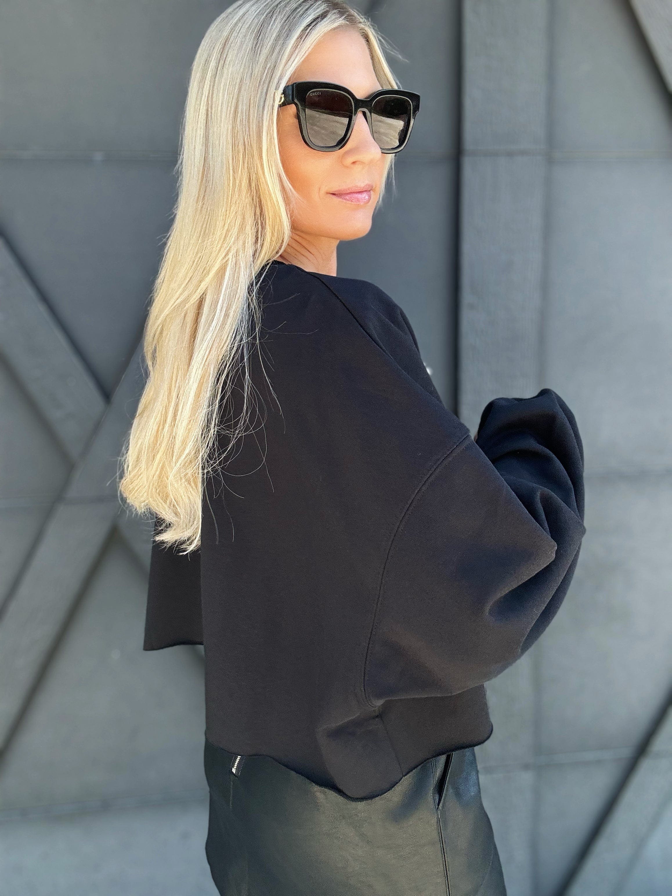 Cropped Pearl Bow Sweatshirt In Black - Infinity Raine