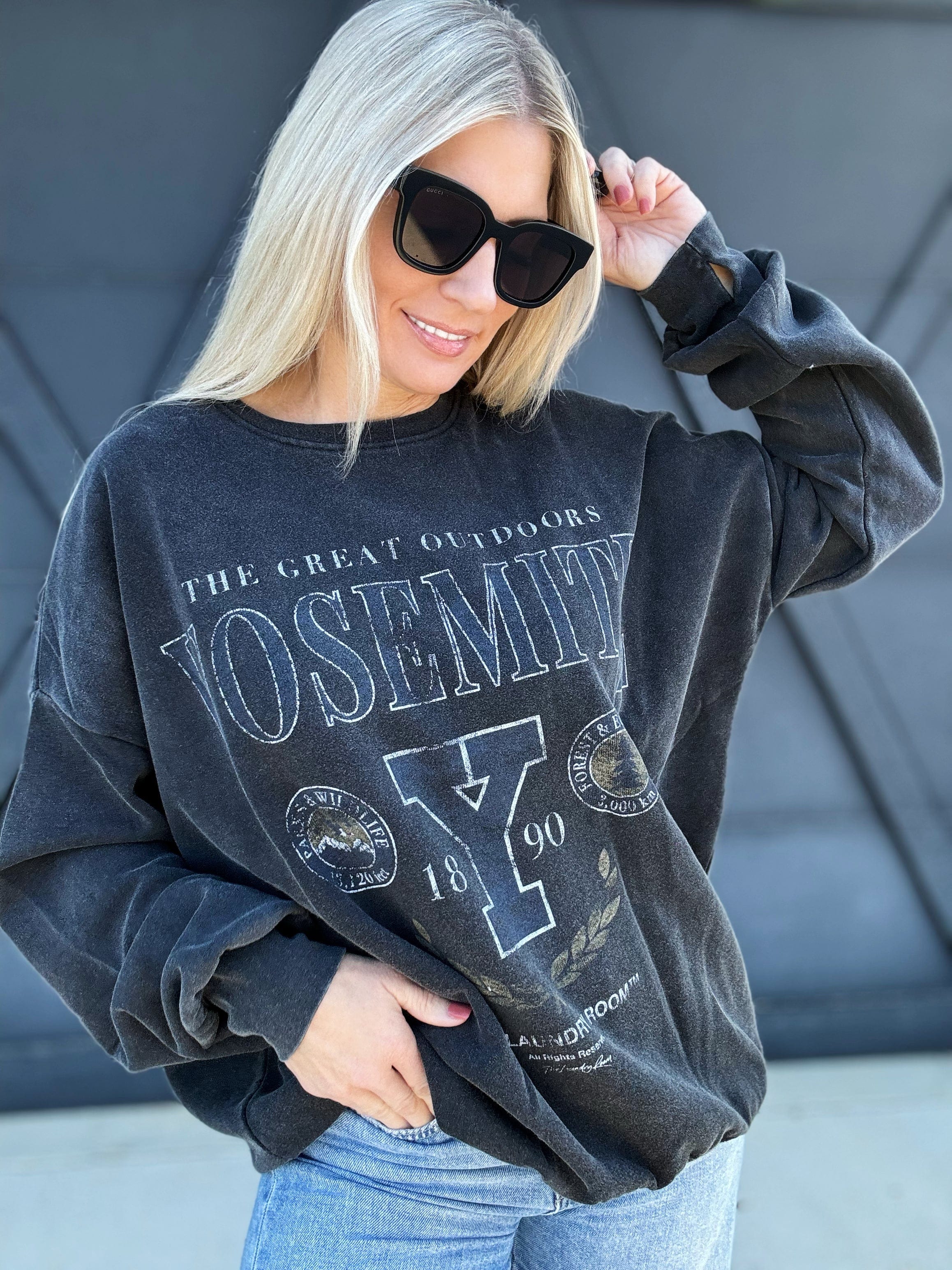 Team Yosemite Sweatshirt In Black Snow - Infinity Raine