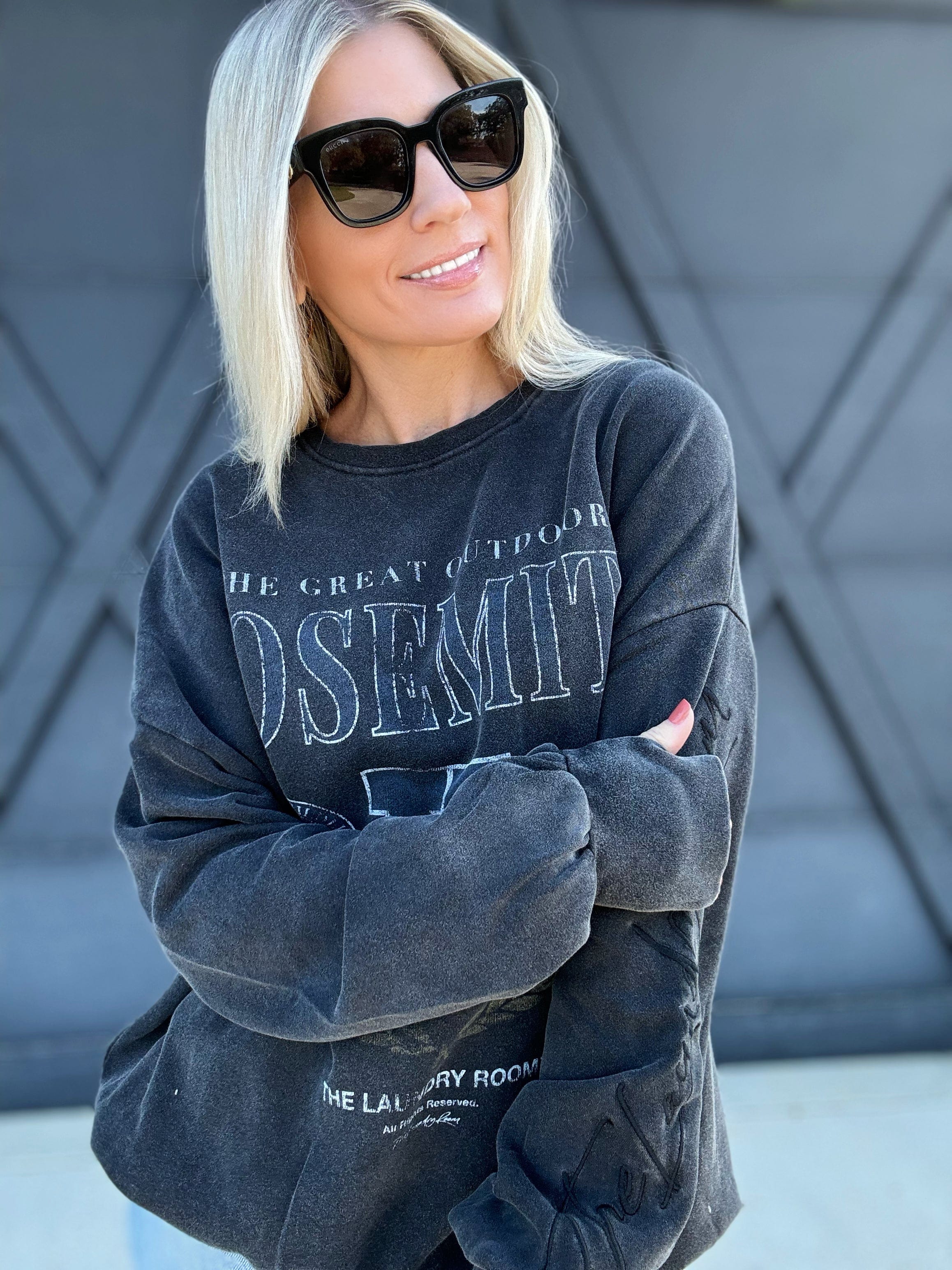 Team Yosemite Sweatshirt In Black Snow - Infinity Raine